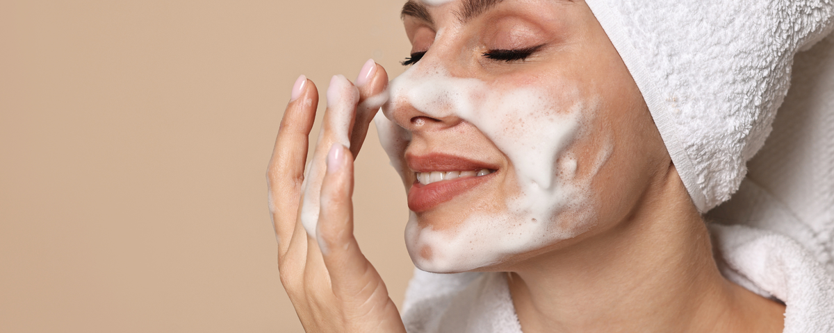 REINIGUNG + PEELING