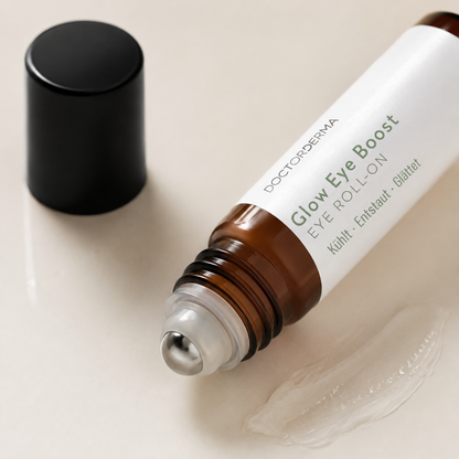 Kühlender Roll-on-Applikator des DOCTOR DERMA Glow Eye Boost Augenserums